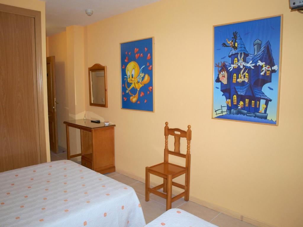 Hostal El Parque Сан-Мартин-де-ла-Вега Экстерьер фото