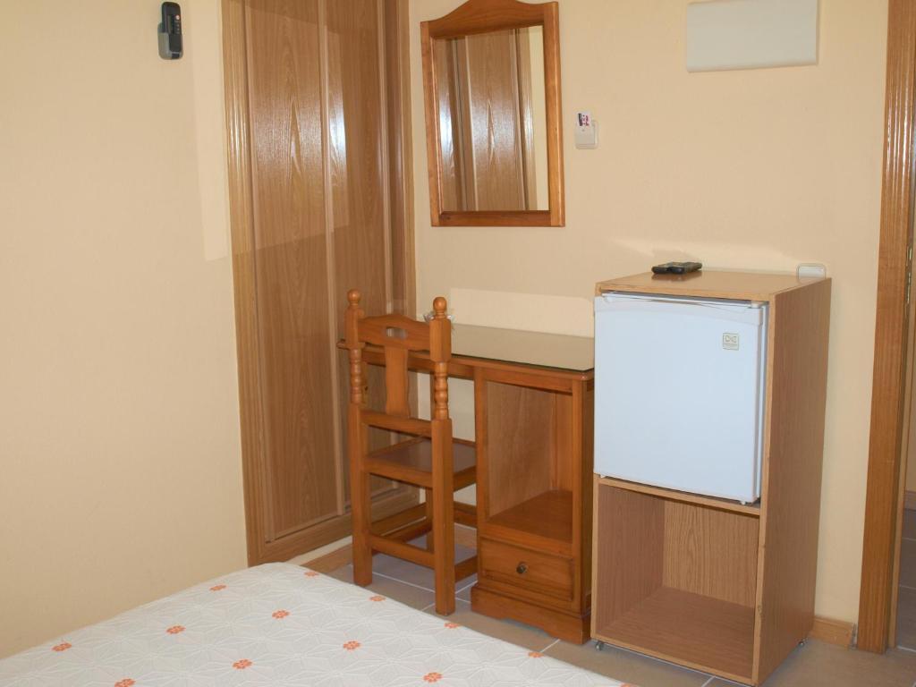 Hostal El Parque Сан-Мартин-де-ла-Вега Экстерьер фото