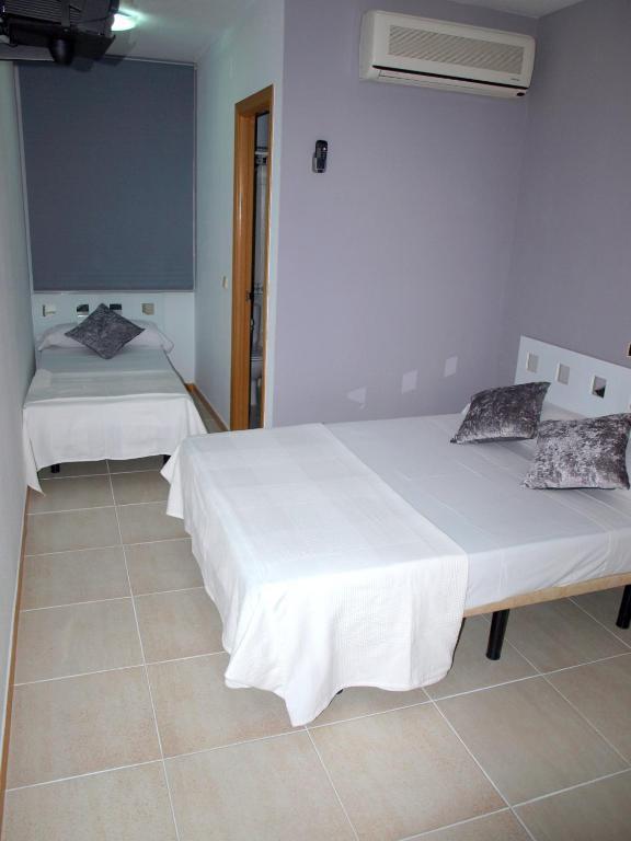 Hostal El Parque Сан-Мартин-де-ла-Вега Экстерьер фото