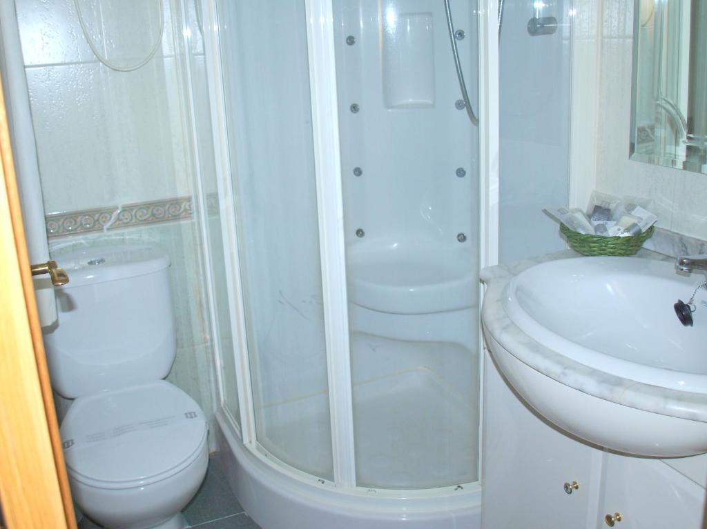 Hostal El Parque Сан-Мартин-де-ла-Вега Экстерьер фото