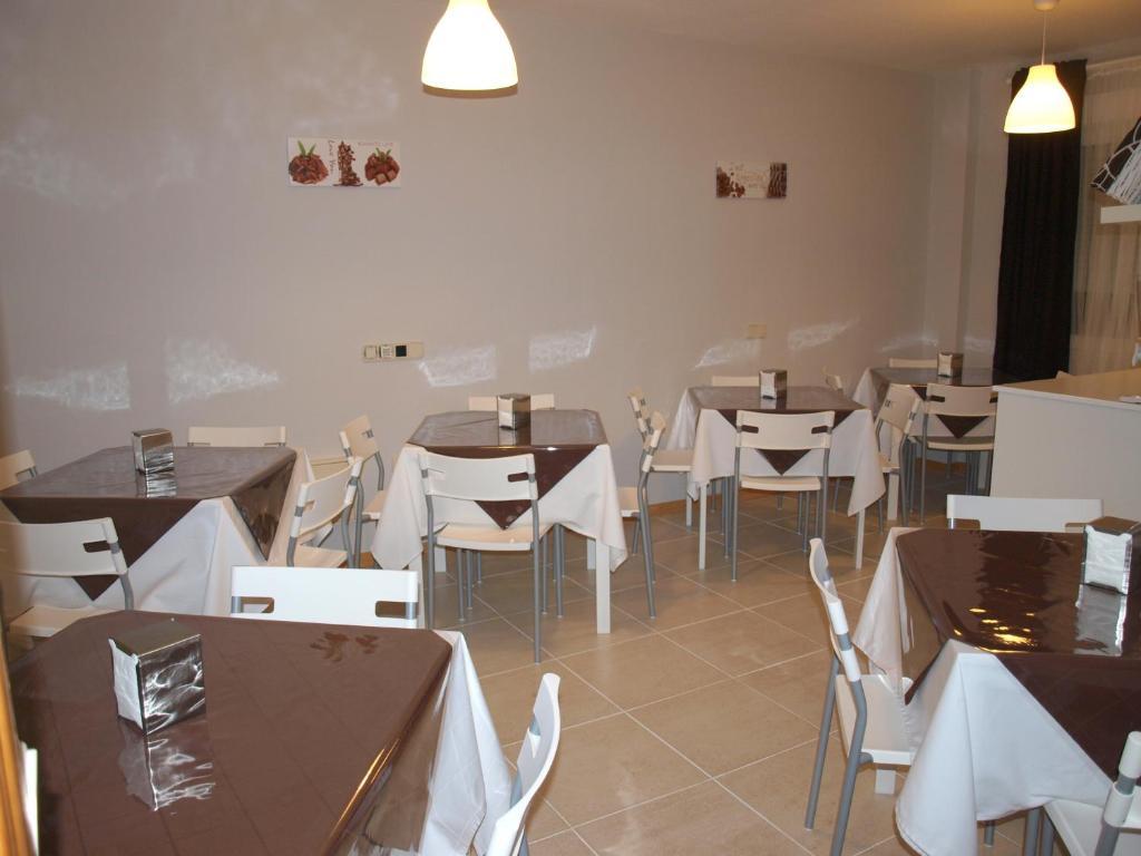 Hostal El Parque Сан-Мартин-де-ла-Вега Экстерьер фото
