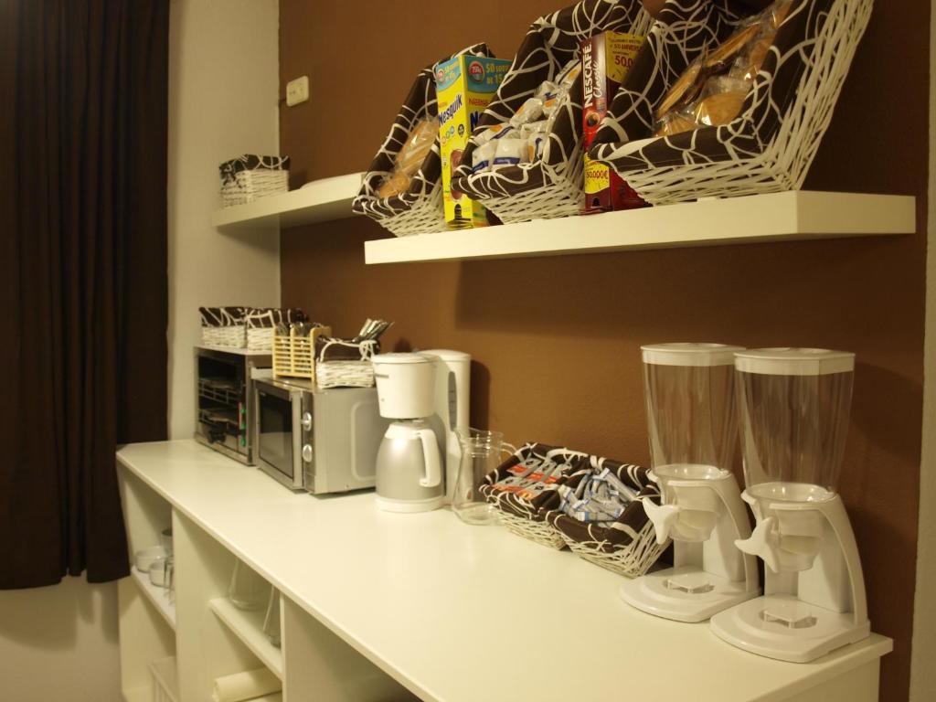 Hostal El Parque Сан-Мартин-де-ла-Вега Экстерьер фото